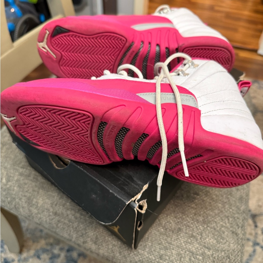 Jordan Kids Sneakers - White and Pink - Picture 3 of 8